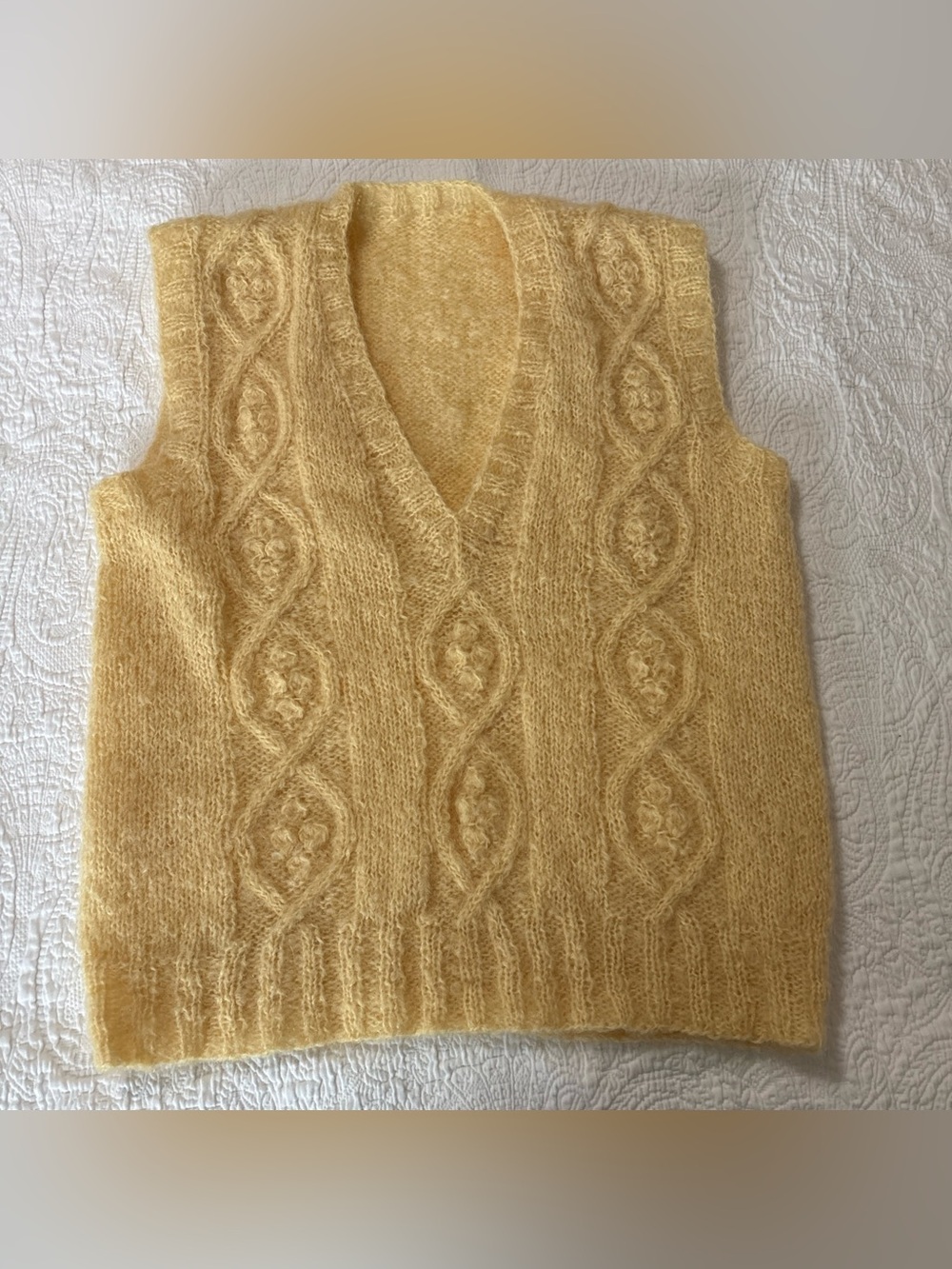 Vtg. Handmade L Butter Yellow Mohair Cable Knit V Neck Sweater Vest Men/Women
